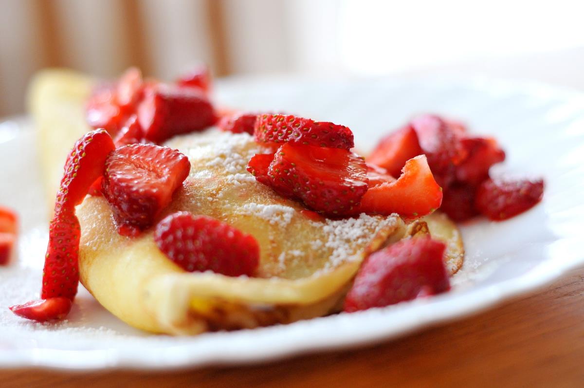 Camper Frühstück - Pancakes mit Erdbeeren